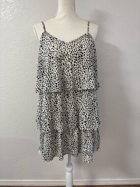 VINE & LOVE Black and White Spotted Dress